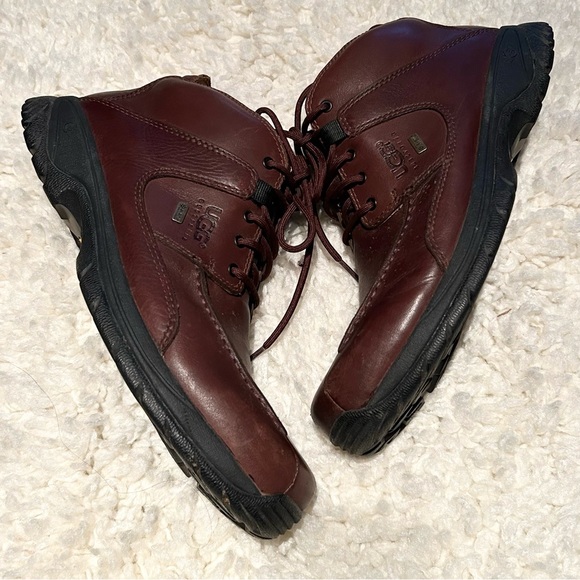 UGG Vibram Leather Lace-Up Chukka Boots Men’s Size 10.5 - Picture 3 of 12